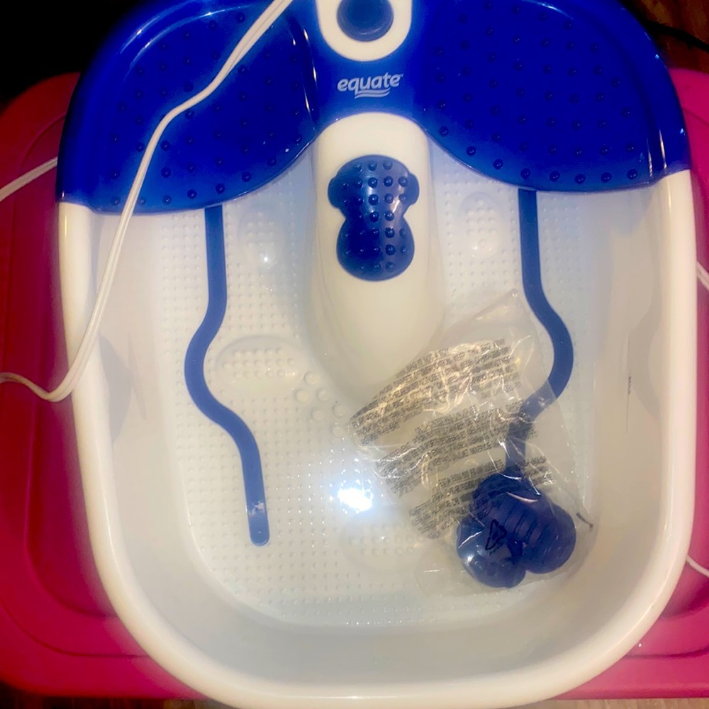 Equate Toe Touch Control Bubble Massage Foot Bath Brand New No Box